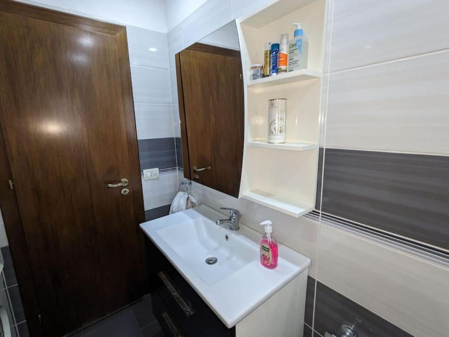 Communist Style Room Shkoder Ngoại thất bức ảnh